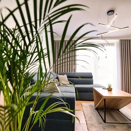 Golden 42 아파트 자토르