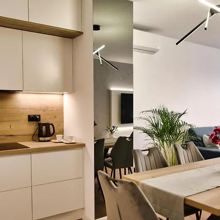 Golden 42 아파트 자토르